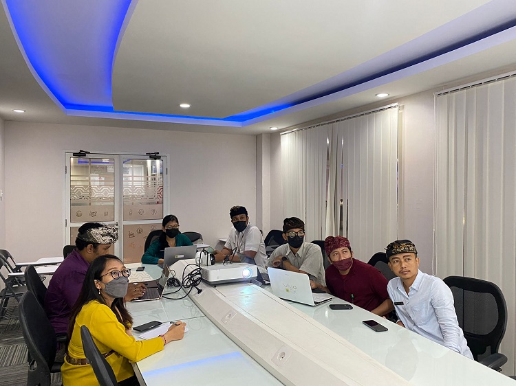 Kominfos Denpasar Mengikuti Pelatihan Systems Immersion